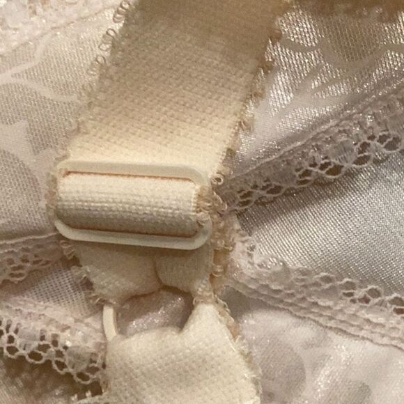 Playtex Women's 18 Hour Comfort-Strap Wireless Bra, Full-Coverage #4693 - Picture 11 of 11